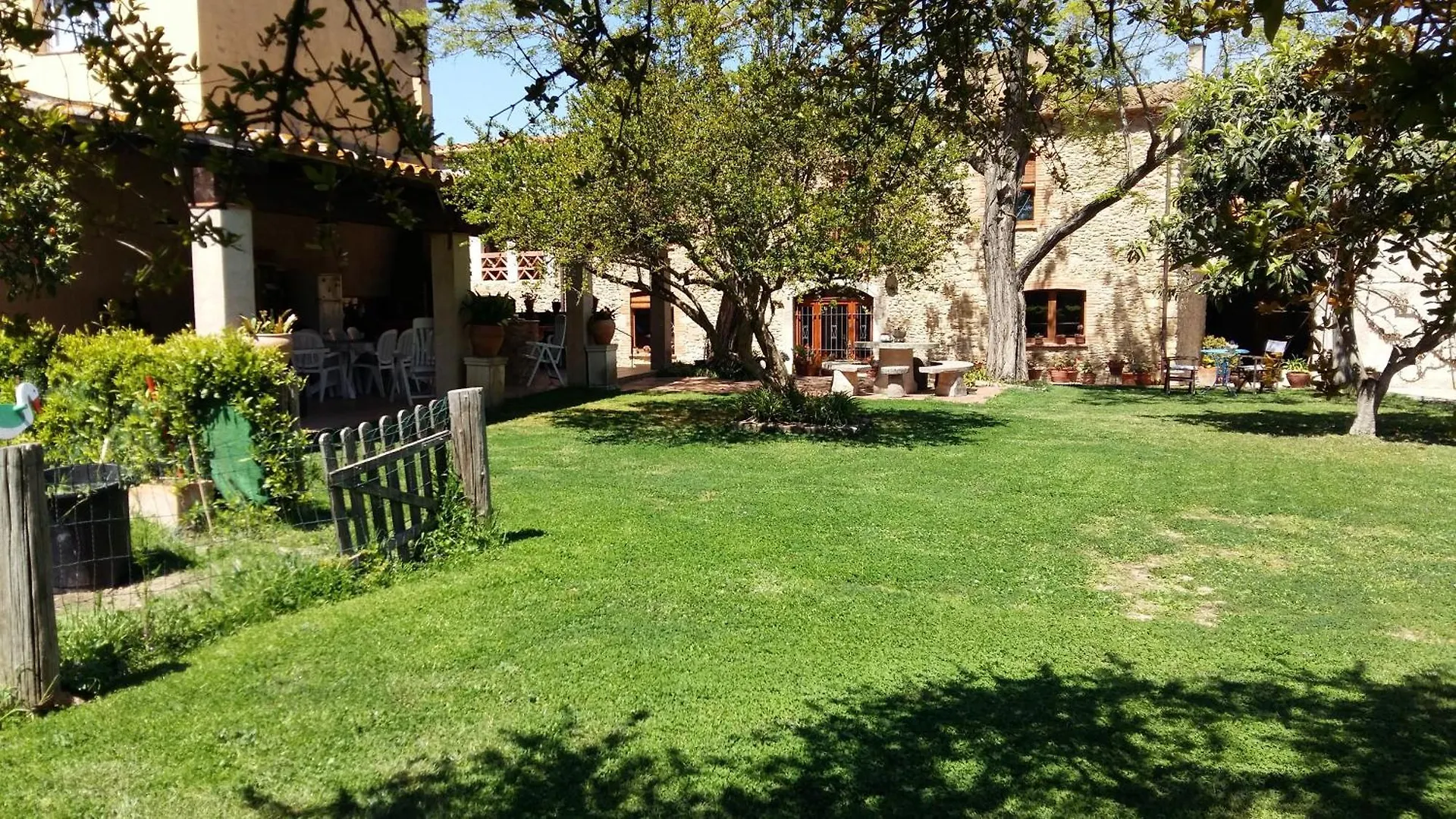 Sant Feliu de Boada Casa Rural Can Ginesta בית כפרי